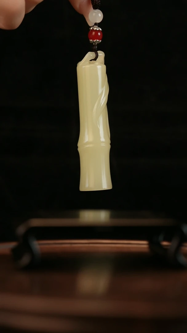 云南石竹叶青雕刻：大叶竹节