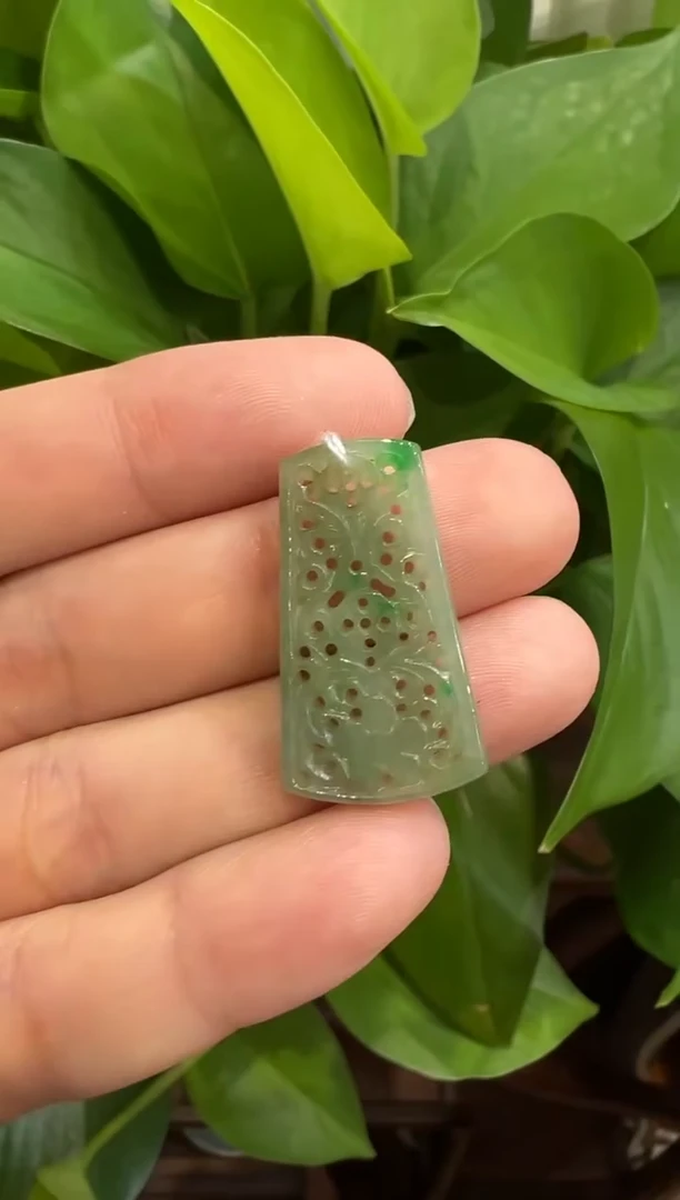 翡翠未镶嵌颈饰吊坠