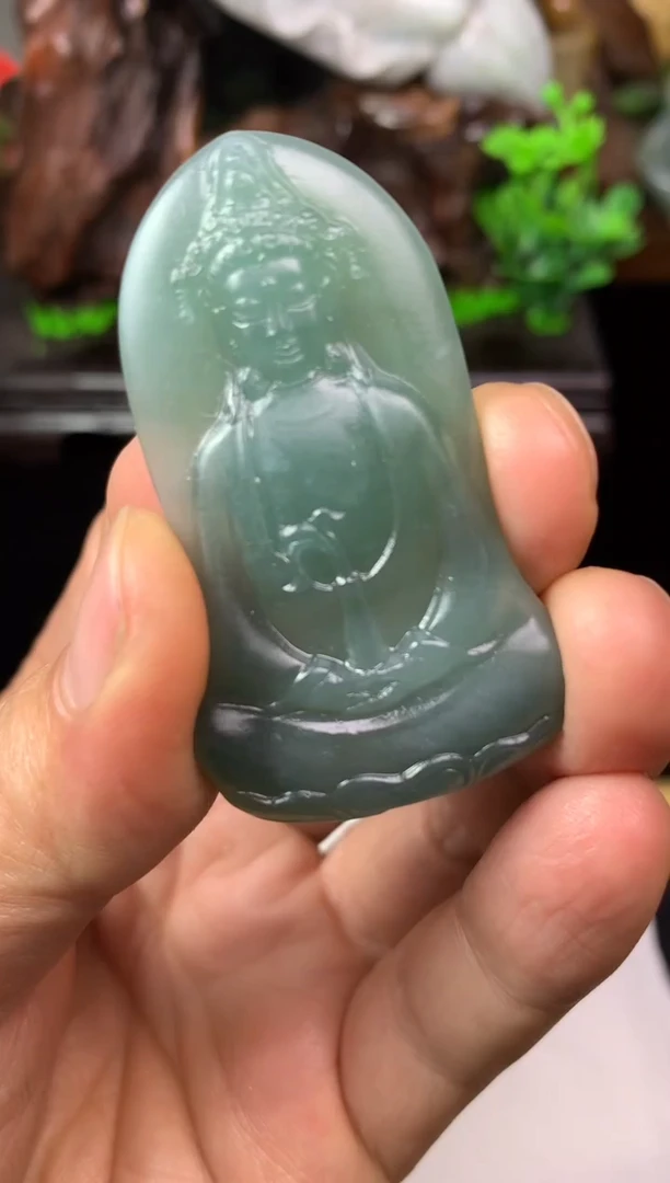 颈饰未镶嵌翡翠随*：观音