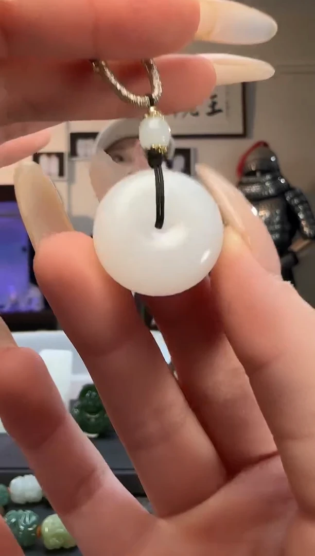 颈饰未镶嵌和田玉白玉平安扣