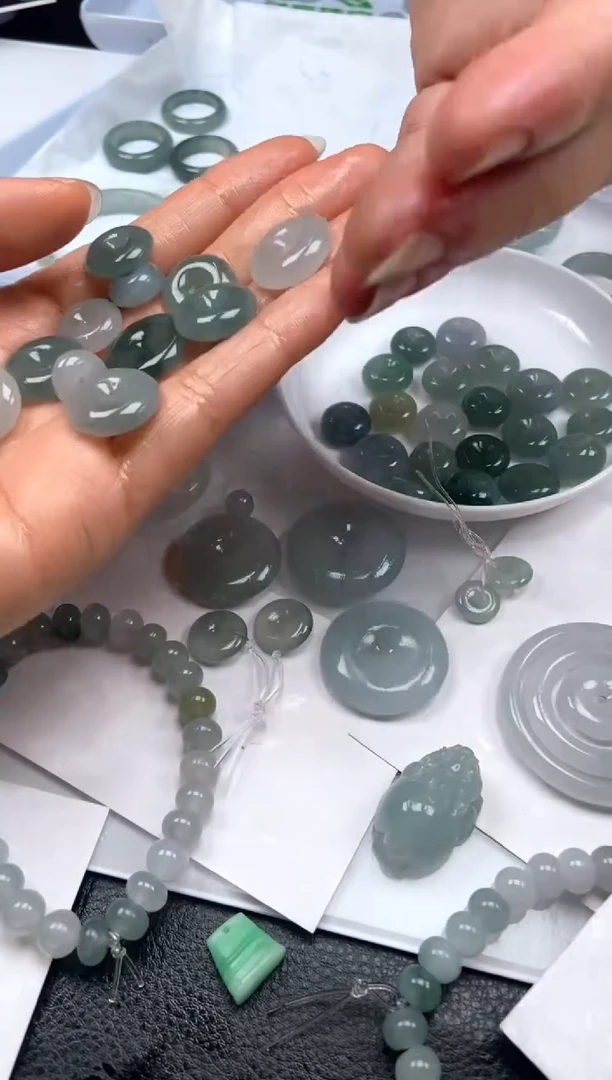 未镶嵌定制翡翠挂件