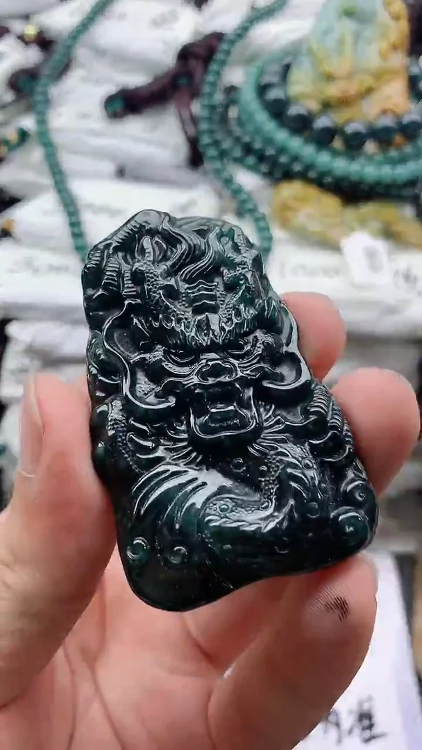 翡翠未镶嵌颈饰8888888888