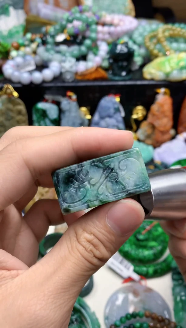颈饰未镶嵌翡翠天然缅甸翡翠A货