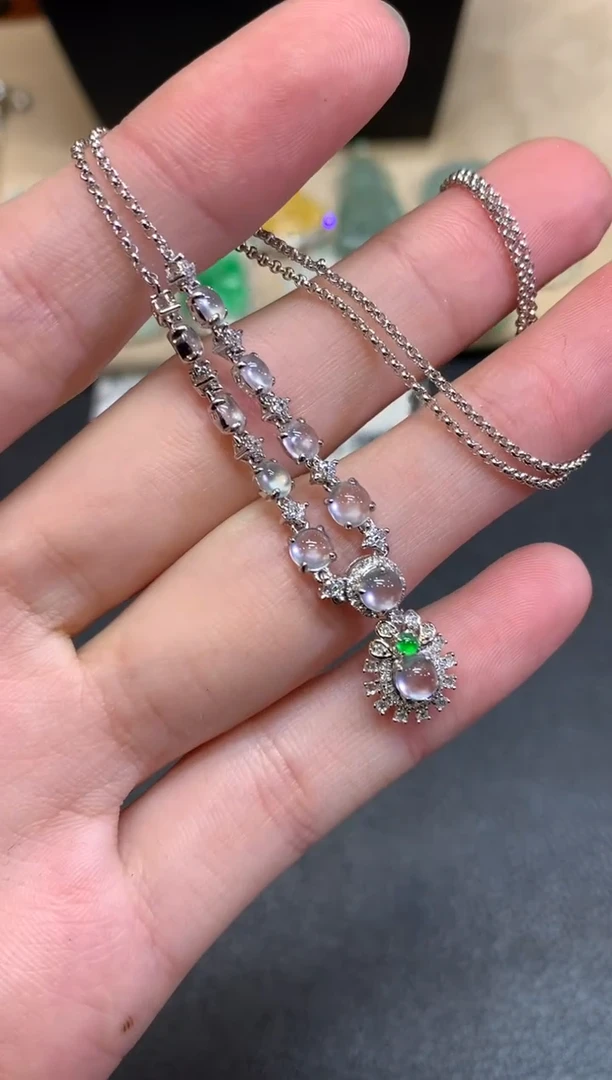 【闪购商品】翡翠颈饰18K金镶嵌葫芦【无服务费】