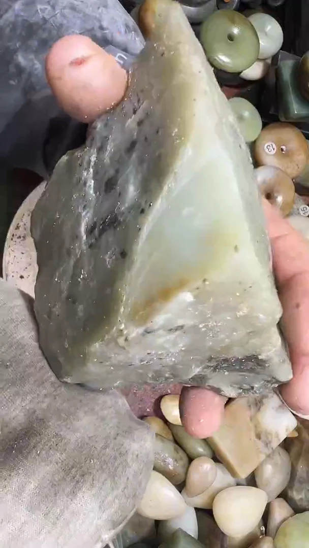 未镶嵌和田玉珠宝半成品1