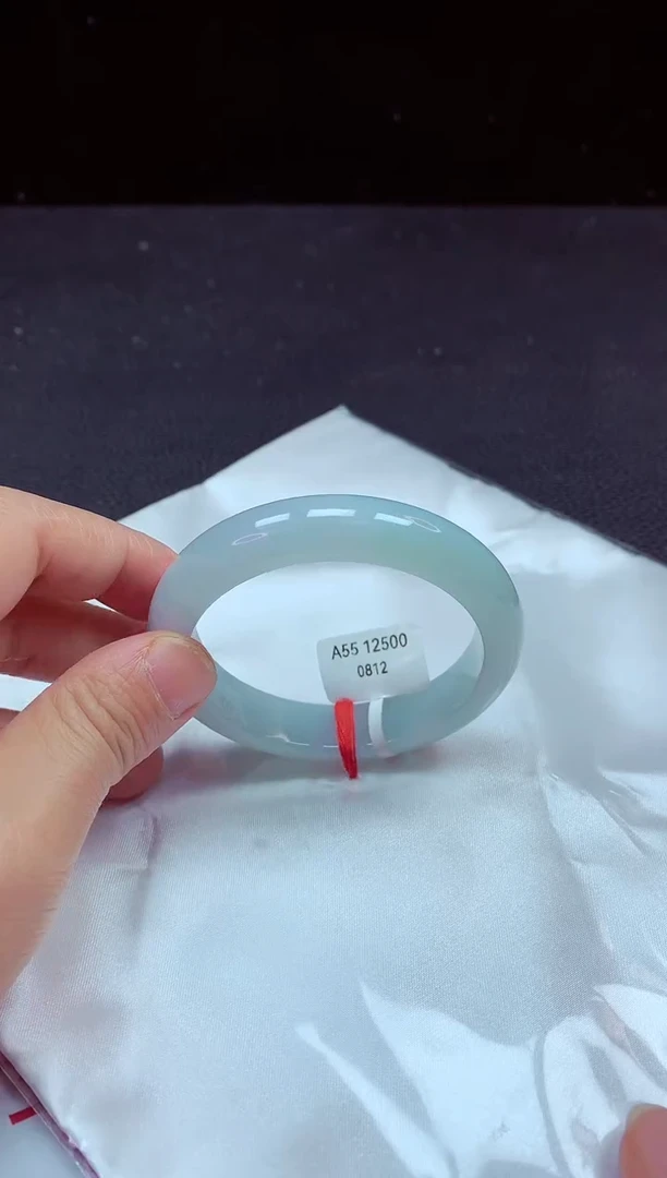 【闪购商品】翡翠手镯未镶嵌镯子55+