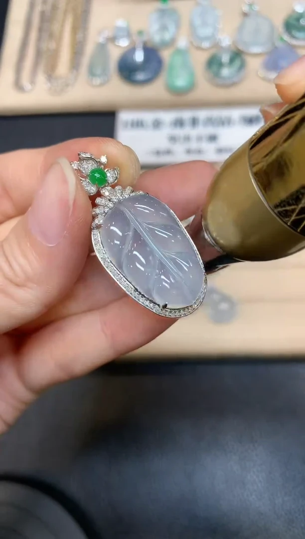 【闪购商品】翡翠颈饰18K金镶嵌树叶【无服务费