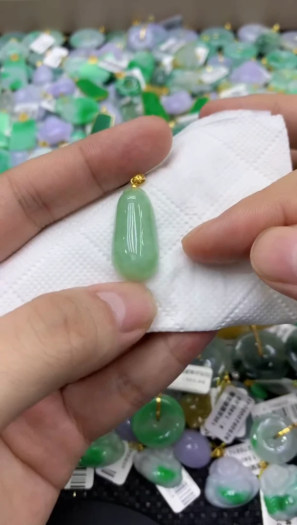 颈饰未镶嵌翡翠天然缅甸翡翠A货