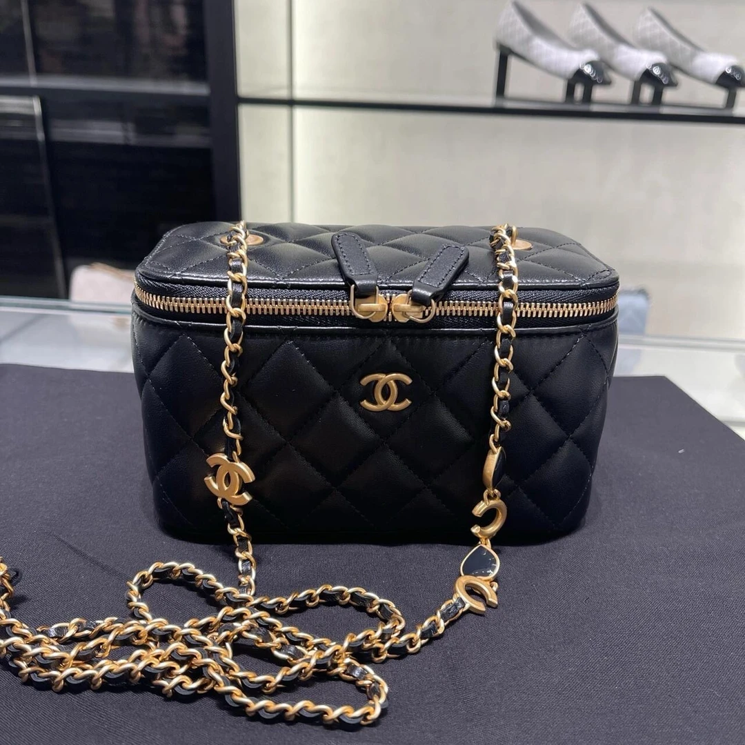 99新 Chanel/香奈儿 0904|香奈儿珐琅扣化妆盒斜挎包黑金