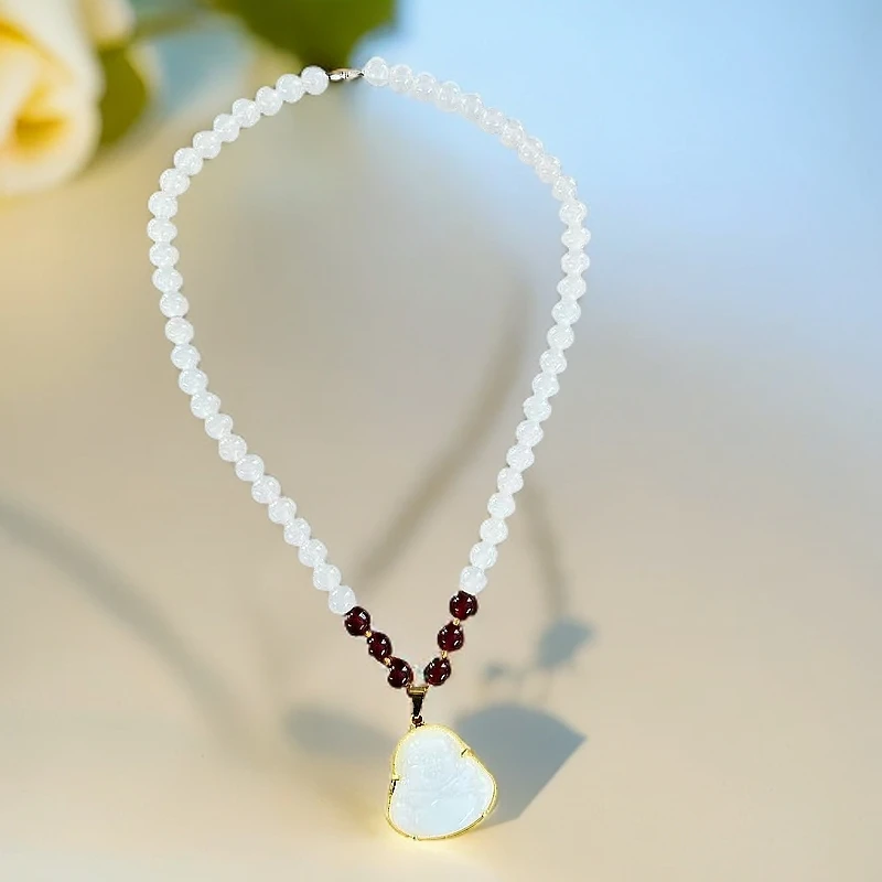 263【臻尚出品】新年王炸款精美和田玉白佛公项链/随机发一