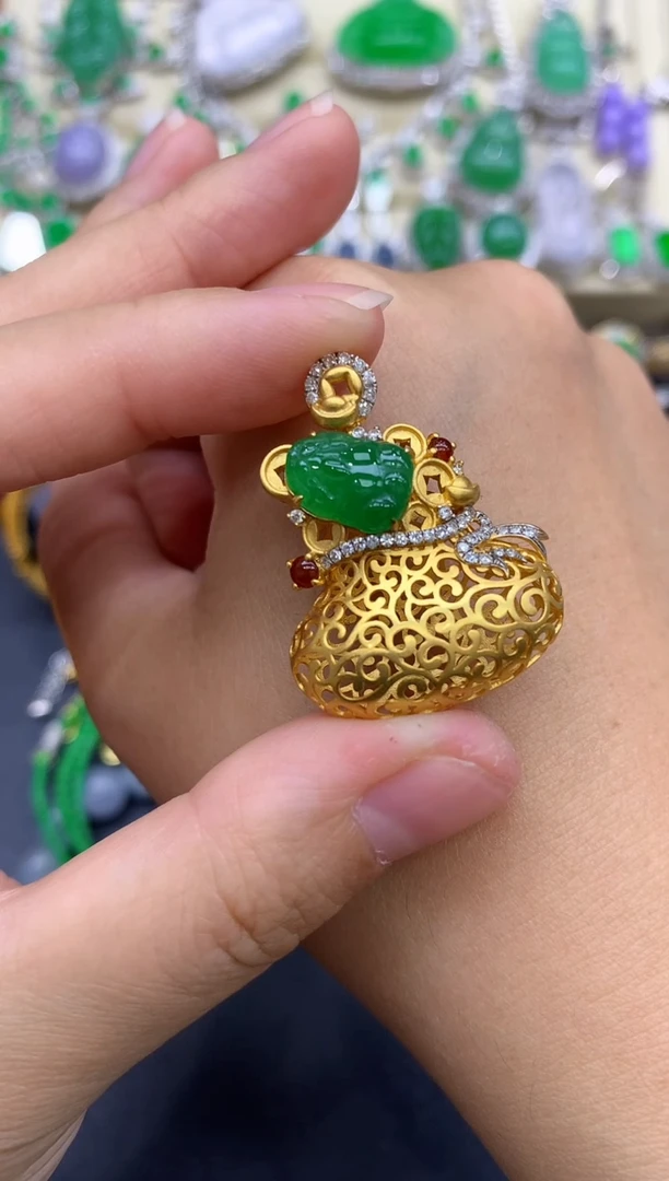 颈饰18K金镶嵌翡翠319-中国好珍宝