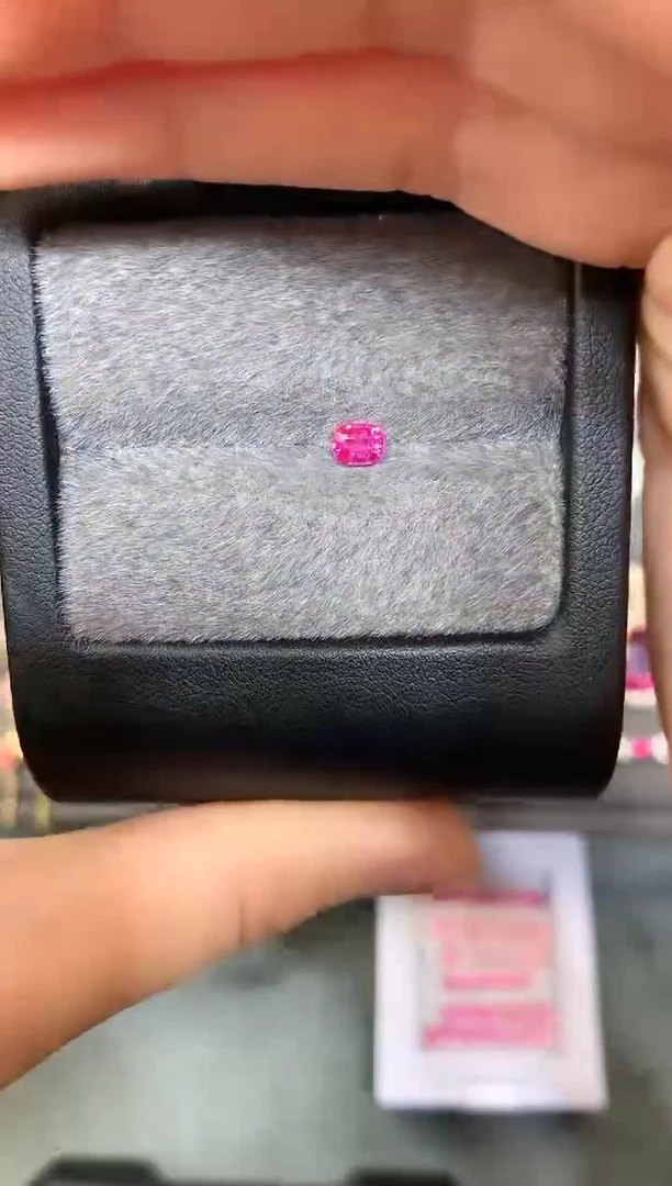 【闪购商品】定制尖晶石裸石未镶嵌枕型 热粉 0.39ct