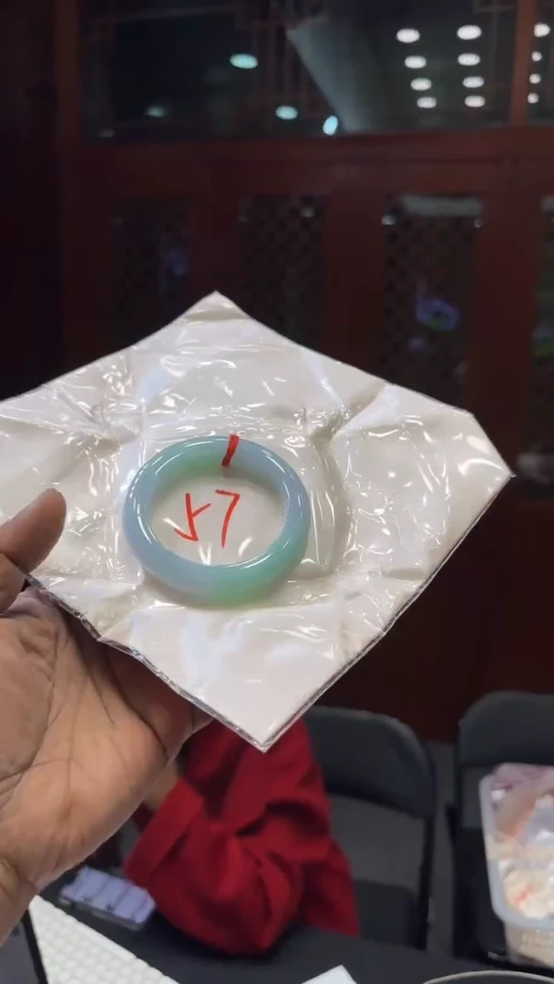 【闪购商品】翡翠手镯未镶嵌手镯