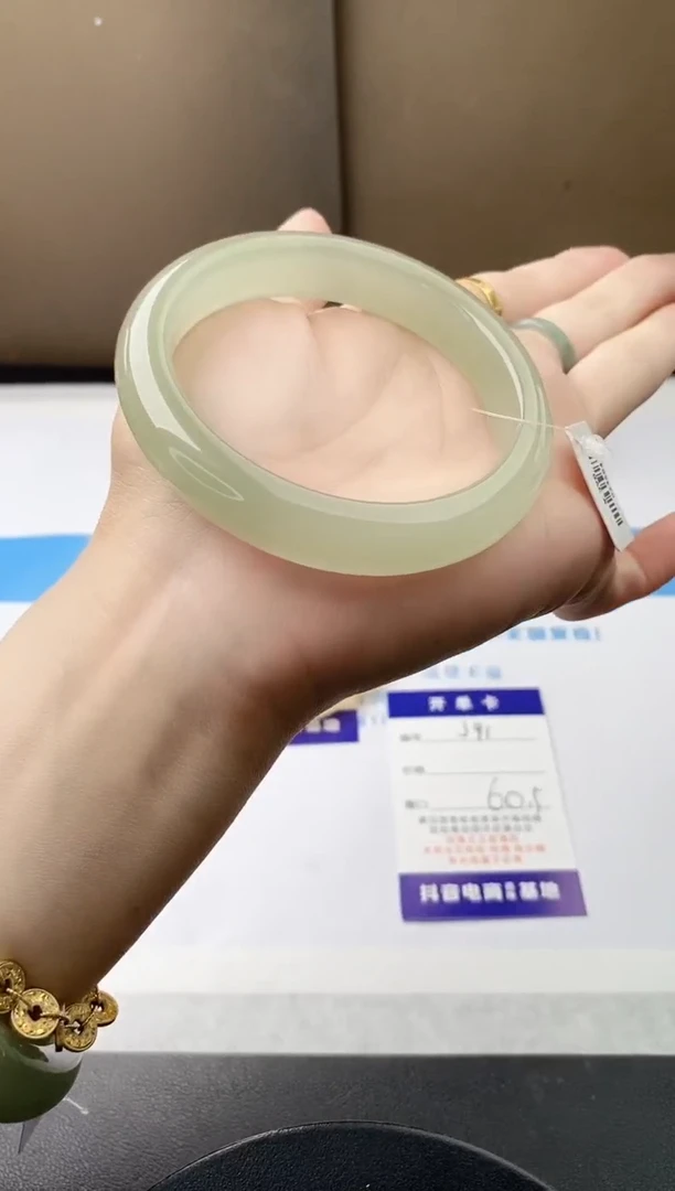 未镶嵌手镯石英质玉j91-DB多样性发货60+
