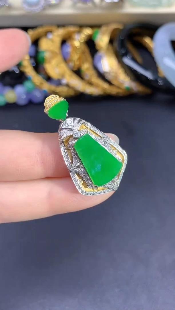 颈饰18K金镶嵌翡翠48-雪姐翡翠天天见