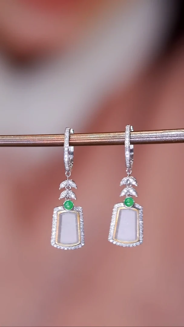 18K金镶嵌翡翠耳饰73