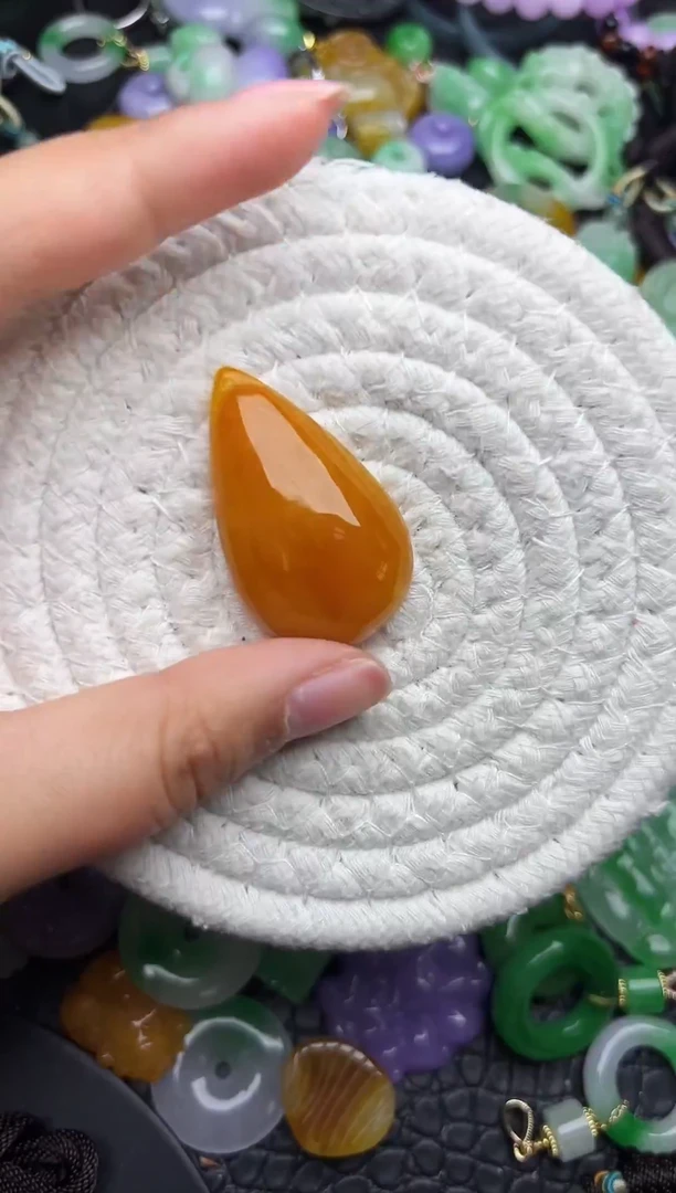 颈饰未镶嵌翡翠缅甸翡翠吊坠