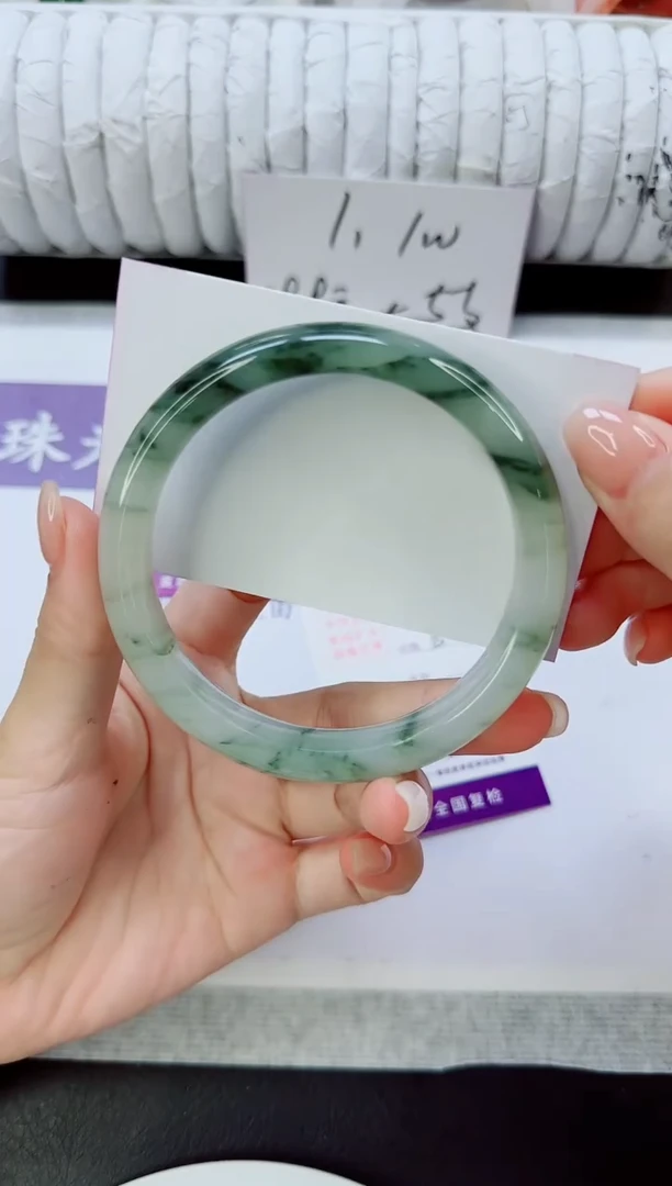 未镶嵌手镯石英质玉105/65