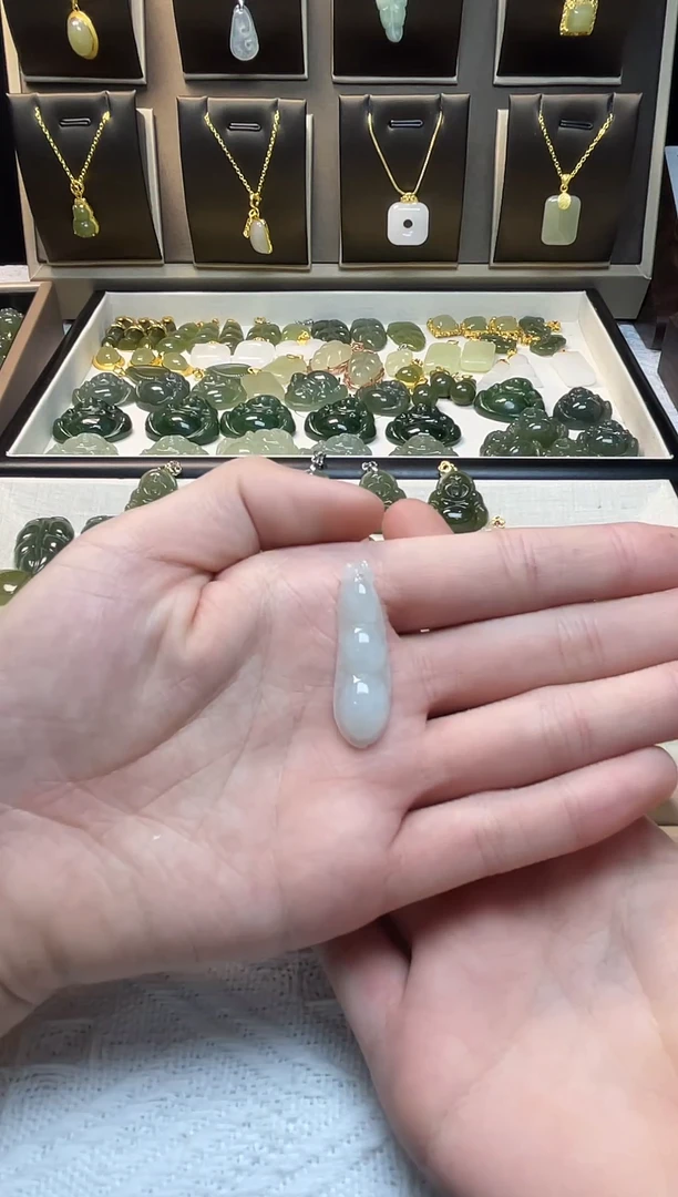 吊坠(不含链)未镶嵌翡翠吊坠(不含链) 未镶嵌 翡翠
