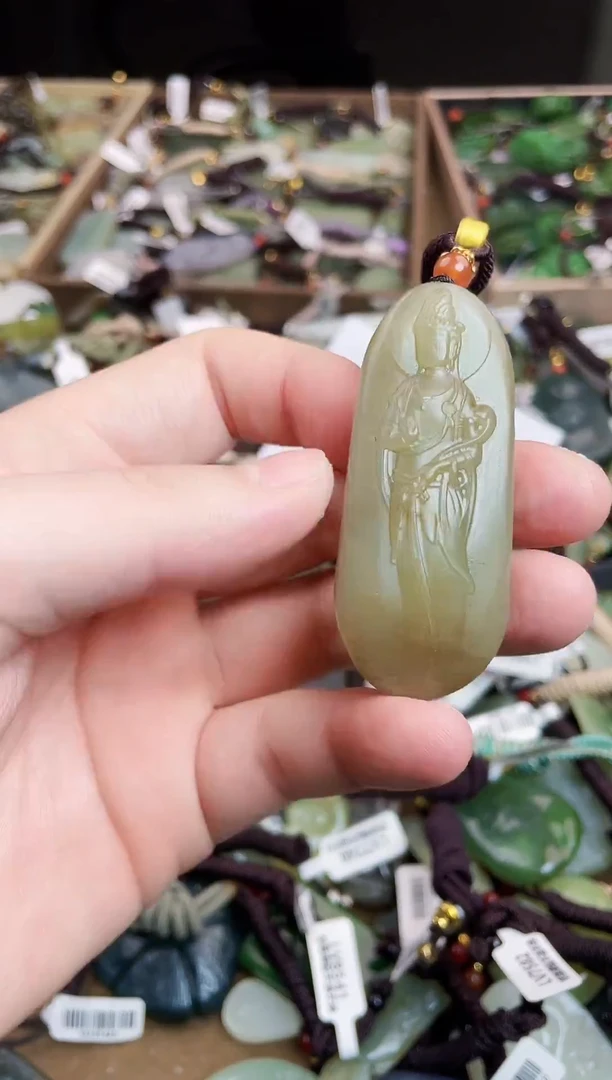 颈饰未镶嵌和田玉1