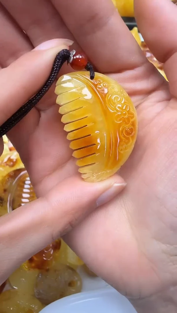 裸石琥珀未镶嵌如图