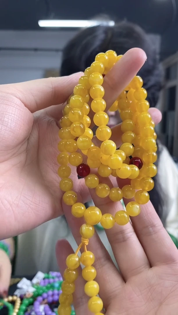 未镶嵌蜜蜡裸石多样性发其一颜色微差