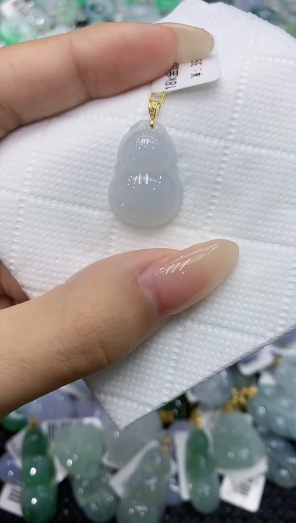 翡翠18K金镶嵌颈饰111111111111