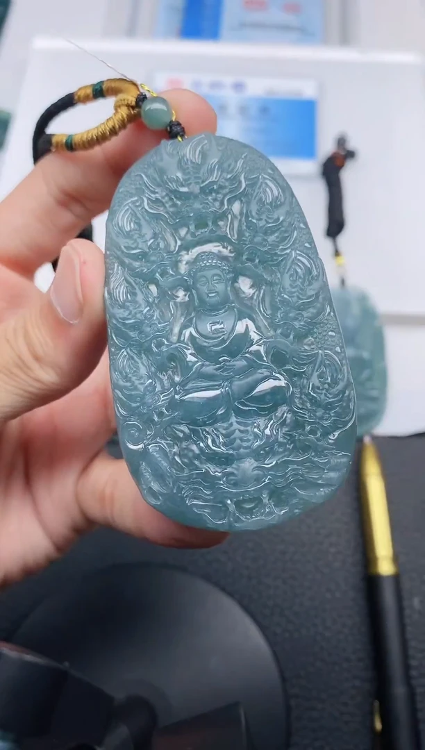 颈饰未镶嵌翡翠