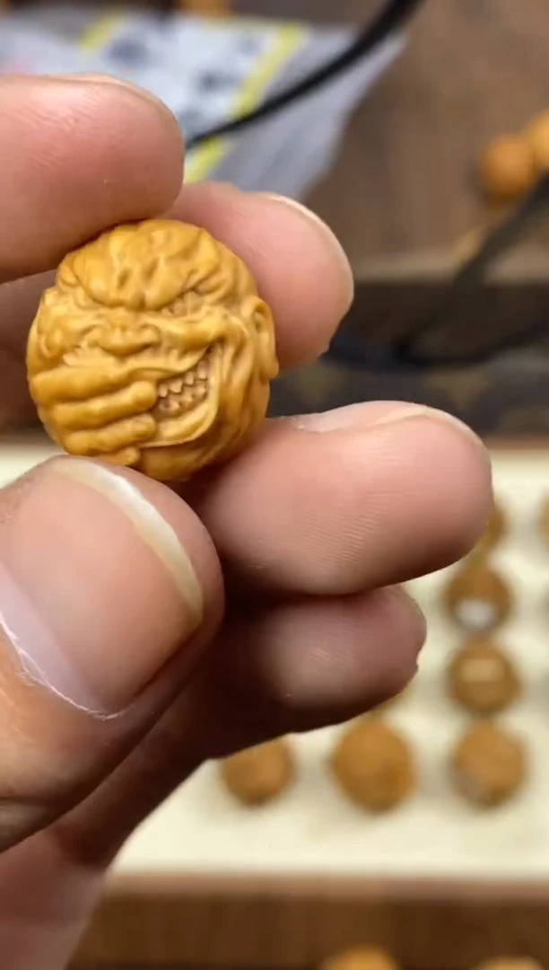 猴头核桃吊坠不语 恶僧