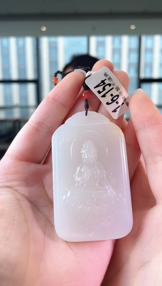 和田玉未镶嵌颈饰牌 154