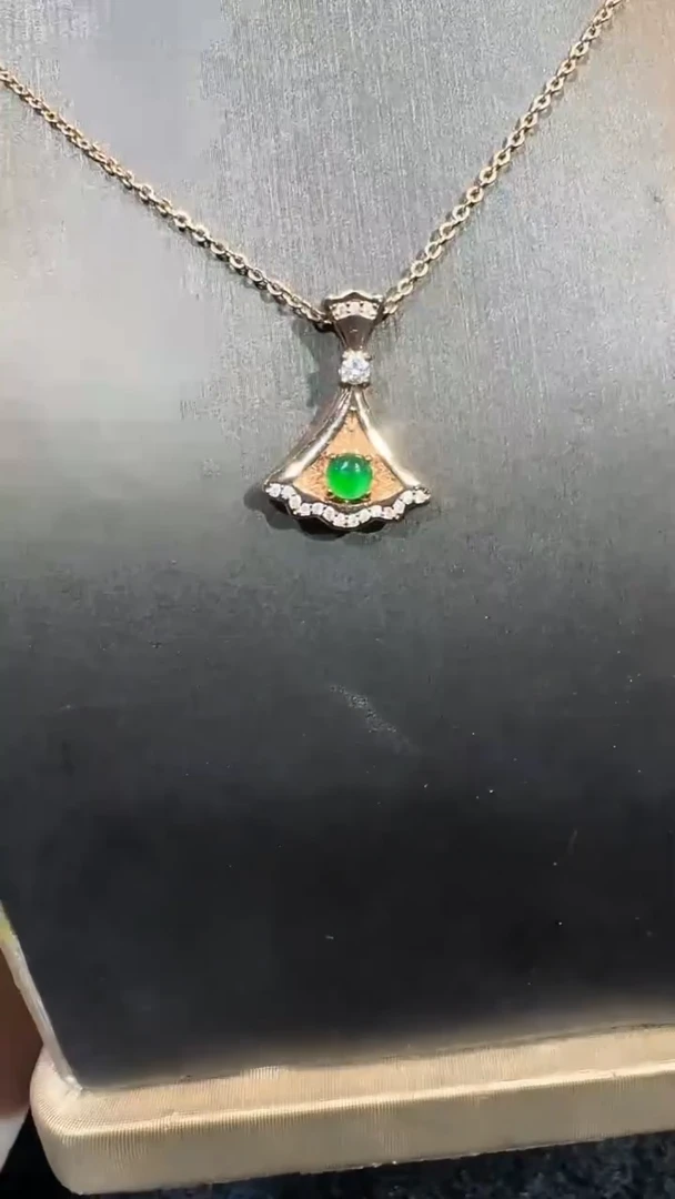 【闪购商品】翡翠吊坠(不含链)未镶嵌多样性发货其一不含链