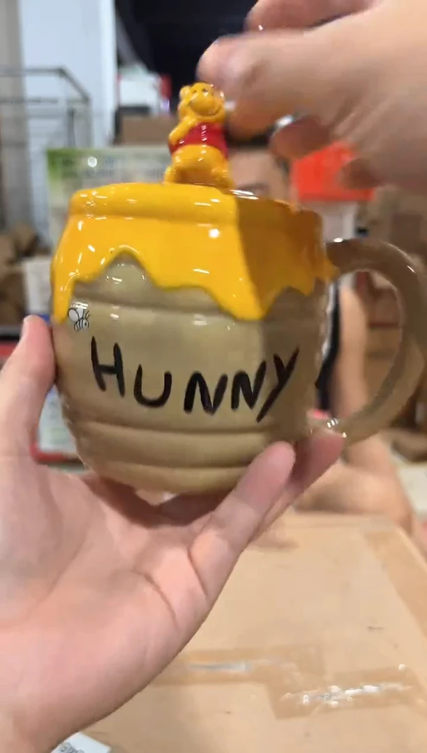 瓷片A款维尼蜂蜜带盖杯