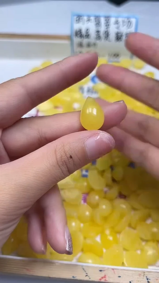 裸石蜜蜡未镶嵌M69蜜蜡 18*12*6mm 吊坠孔 小水滴6个8元