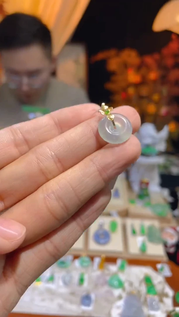 【闪购商品】翡翠颈饰18K金镶嵌假一赔三