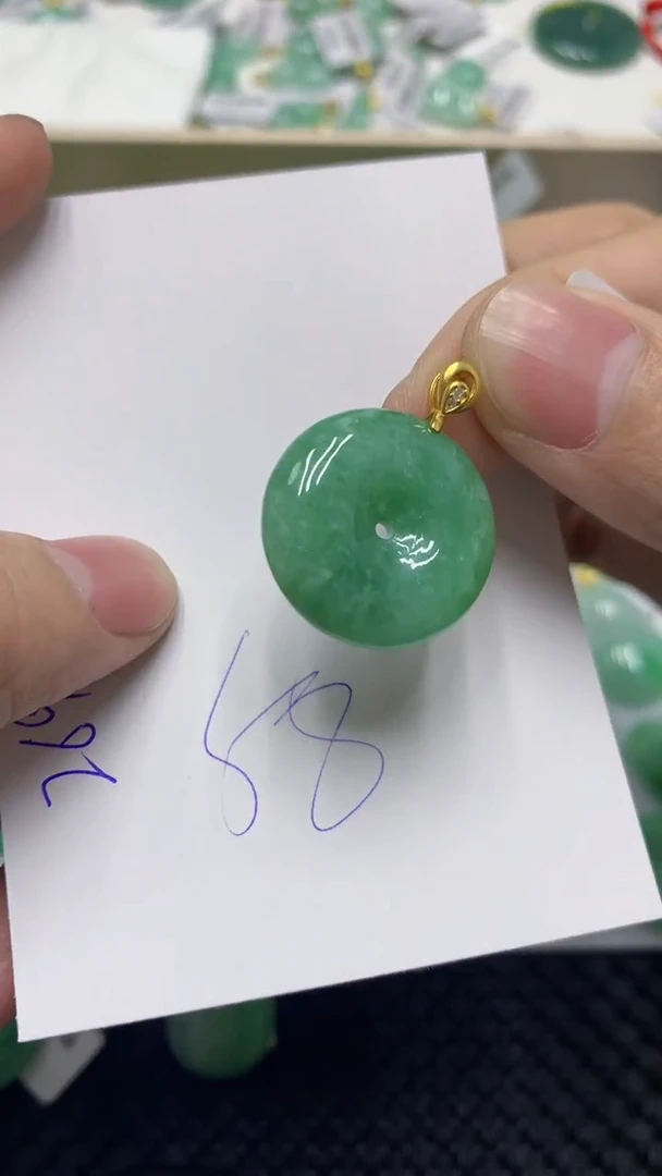 颈饰未镶嵌翡翠缅甸A货翡翠