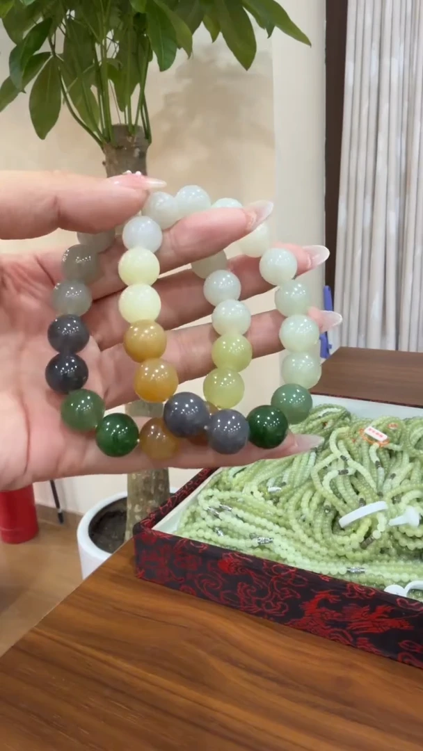 颈饰未镶嵌和田玉手串（多样性，发一）