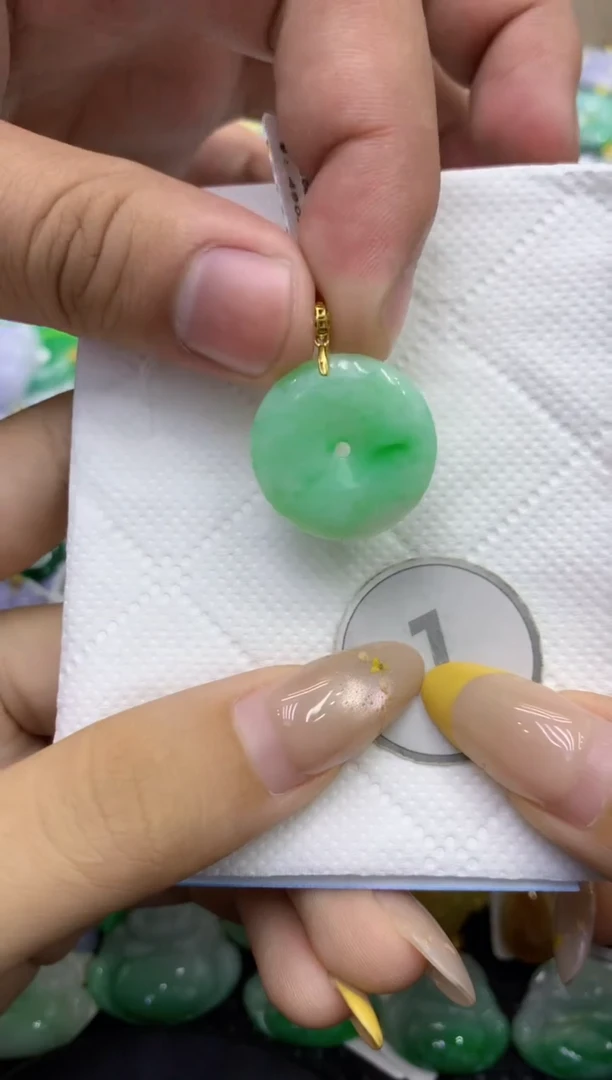 颈饰未镶嵌翡翠天然缅甸翡翠A货