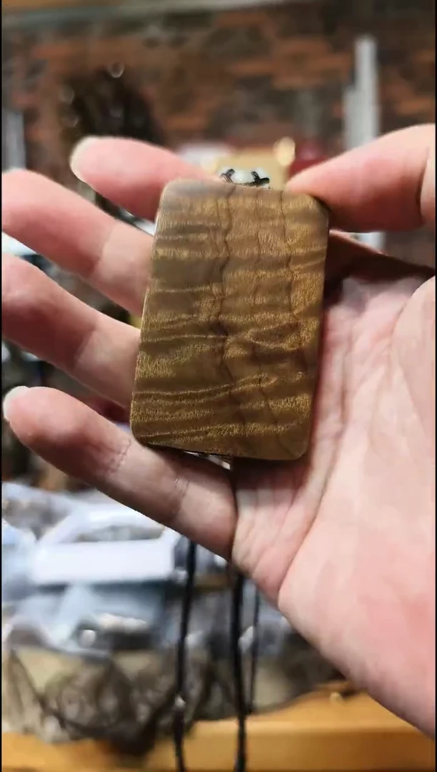 金丝楠无事牌脖挂