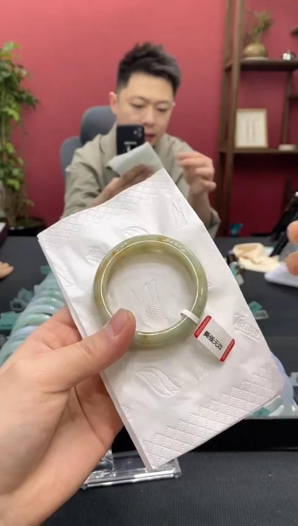 【闪购商品】翡翠手镯未镶嵌00001934