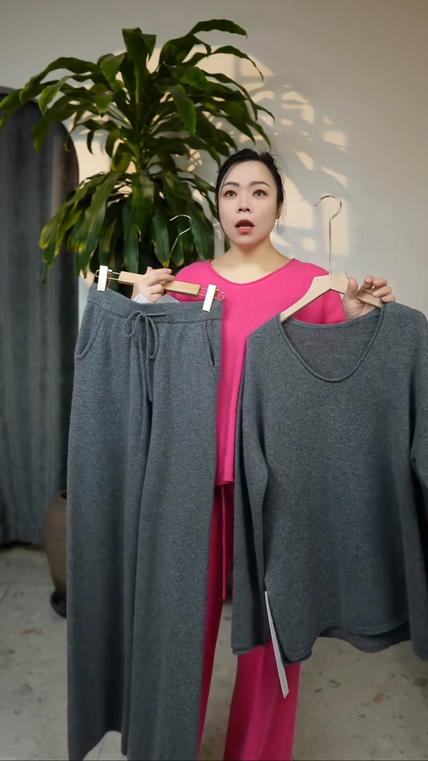 灰色山羊绒套装 均码