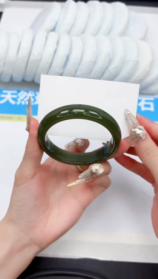 未镶嵌手镯石英质玉279-56.1
