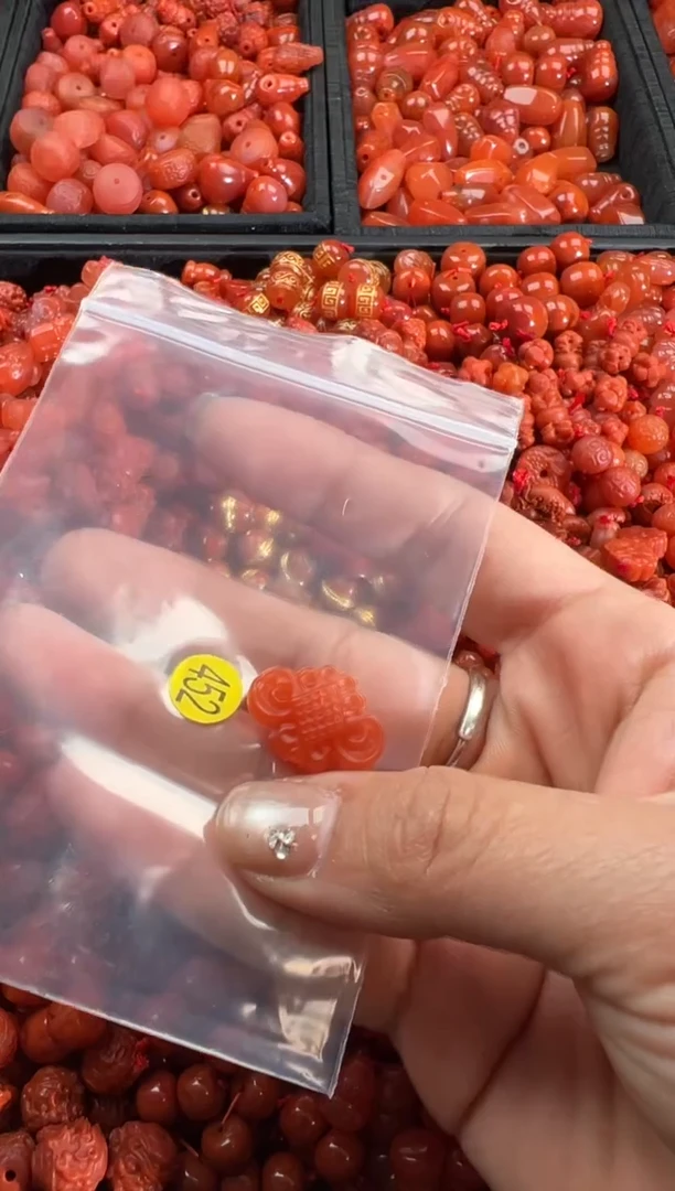 【闪购商品】南红玛瑙颈饰未镶嵌1
