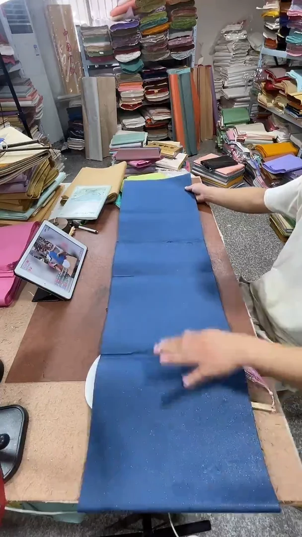 32*180藏蓝色光板真银25张