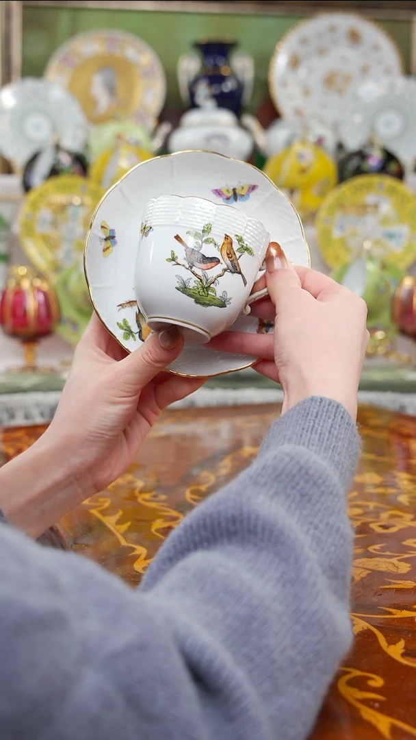 瓷婷婷中古瓷器如图所示7