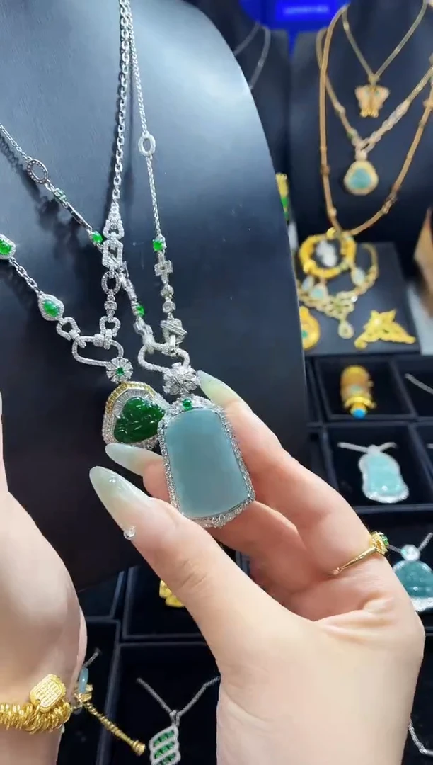 翡翠未镶嵌吊坠(不含链)天然翡翠a货 多样性发其一
