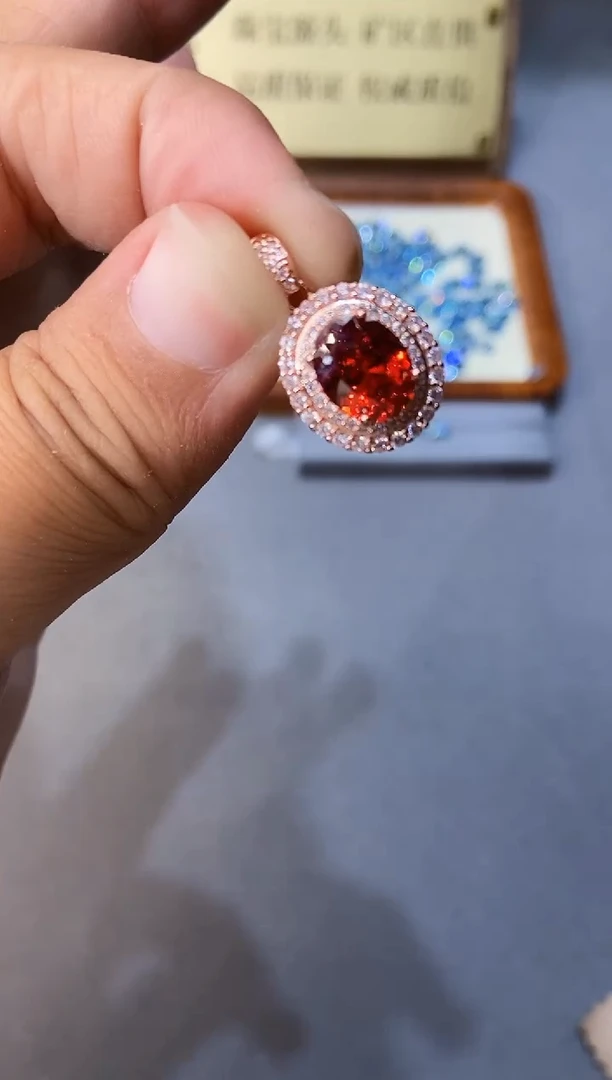 银S925镶嵌颈饰碧玺.......