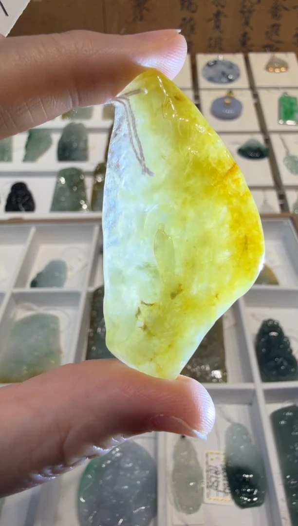 翡翠挂件未镶嵌A货翡翠多样性孤品