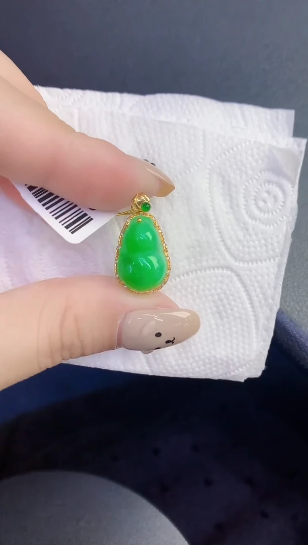 颈饰18K金镶嵌翡翠缅甸天然翡翠A货