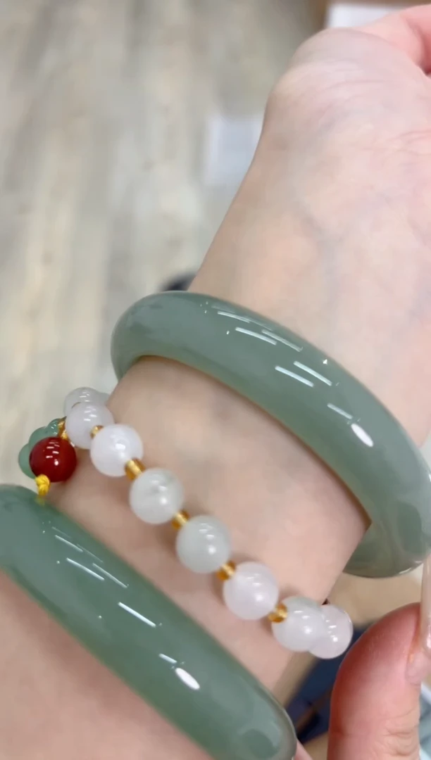 未镶嵌手镯石英质玉86-58D