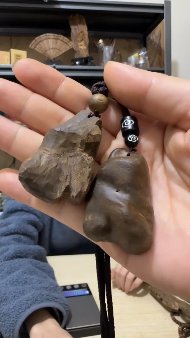 【闪购商品】沉香吊坠12号张勺子包头吊坠多样性发一条